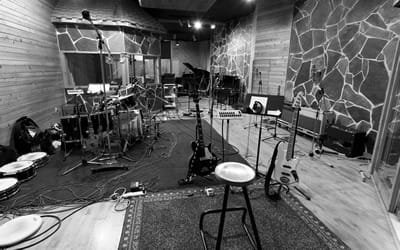 In The Studio - Take It Home - Tom Cochrane